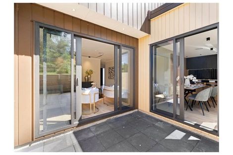 Photo of property in 11 Taipahitini Road, Rosehill, 2113