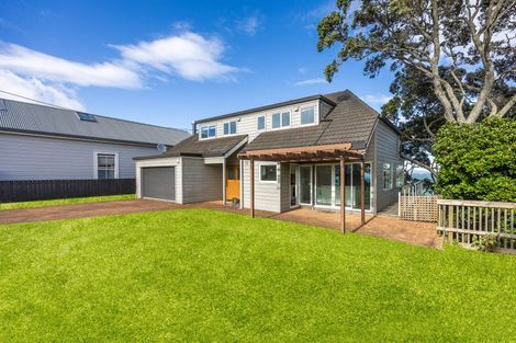 Photo of property in 74 Queen Street, Northcote Point, Auckland, 0627