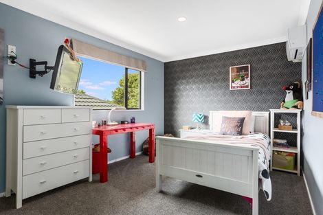 Photo of property in 5 Gybe Place, Whitby, Porirua, 5024