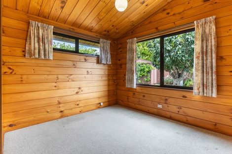 Photo of property in 17 Booker Place, Weymouth, Auckland, 2103