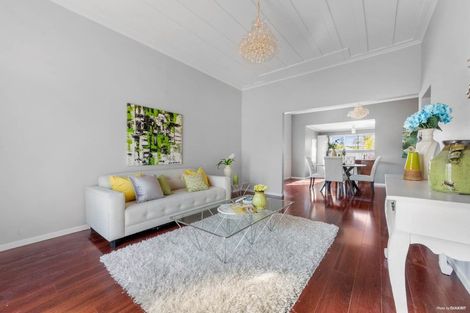 Photo of property in 16 Miro Street, New Lynn, Auckland, 0600