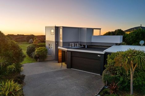 Photo of property in 114 Paetawa Road, Peka Peka, Waikanae, 5391