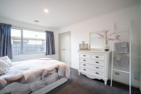 Photo of property in 3 Peppertree Glade, Kelvin Grove, Palmerston North, 4414