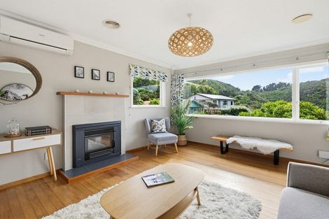 Photo of property in 103 Makara Road, Karori, Wellington, 6012
