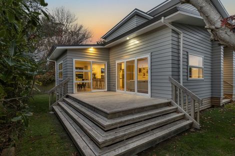 Photo of property in 46 Nimmo Avenue West, Waikanae, 5036