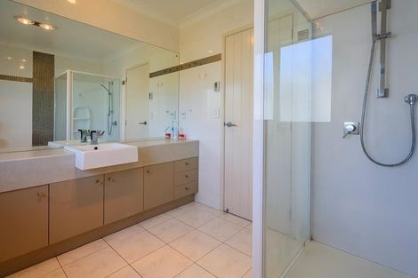 Photo of property in 34 Laurel Oak Drive, Schnapper Rock, Auckland, 0632
