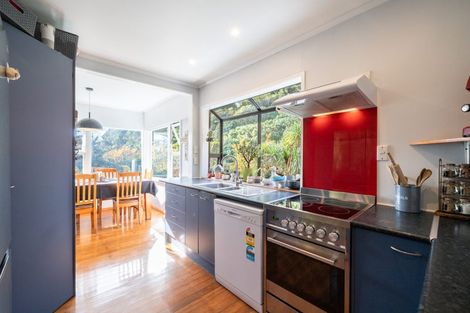 Photo of property in 10 Court Road, Tawa, Wellington, 5028