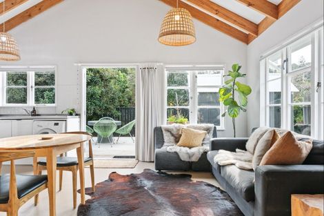 Photo of property in 22 Moana Road, Okitu, Gisborne, 4010