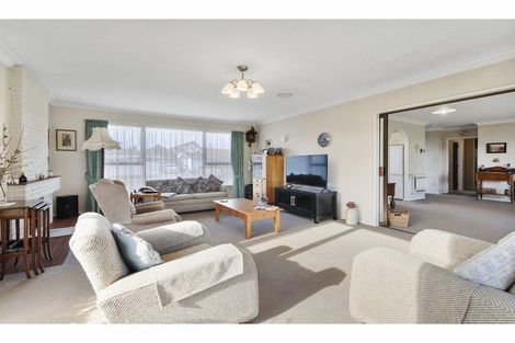 Photo of property in 1 Kinley Street, Rangiora, 7400