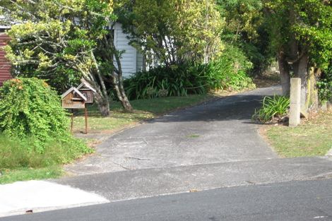 Photo of property in 2/10 Newstead Avenue, Browns Bay, Auckland, 0632