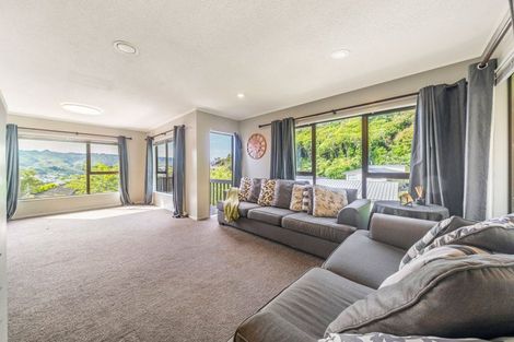 Photo of property in 14 Westhaven Drive, Tawa, Wellington, 5028