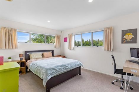 Photo of property in 3 Mariners View Road, Beach Haven, Auckland, 0626
