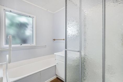 Photo of property in 22 Santiago Crescent, Unsworth Heights, Auckland, 0632