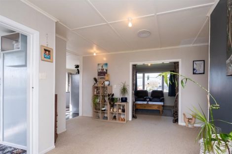 Photo of property in 100 Hathaway Street, Stratford, 4332