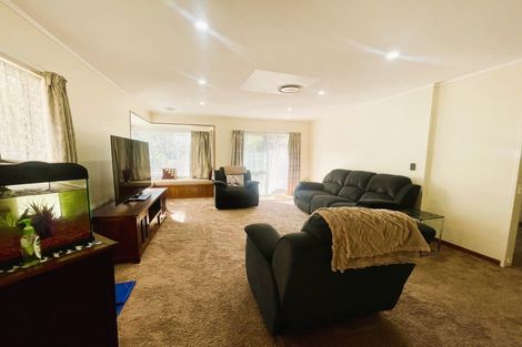 Photo of property in 1 Laredo Grove, Totara Park, Upper Hutt, 5018