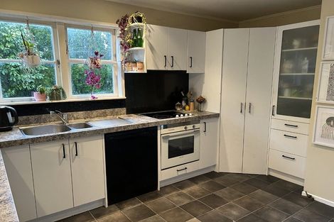 Photo of property in 43 Victoria Street, Carterton, 5713