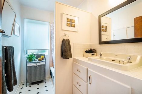 Photo of property in 1/239 Lake Road, Northcote, Auckland, 0627