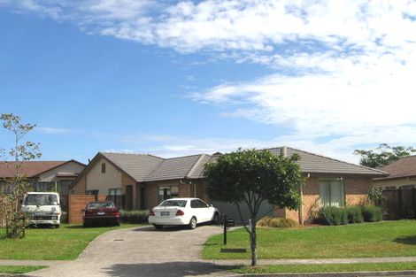 Photo of property in 18 Hillwell Drive, Henderson, Auckland, 0612
