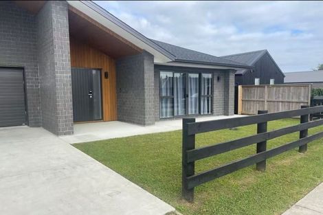 Photo of property in 7 Benjamin Place, Clevedon, 2582