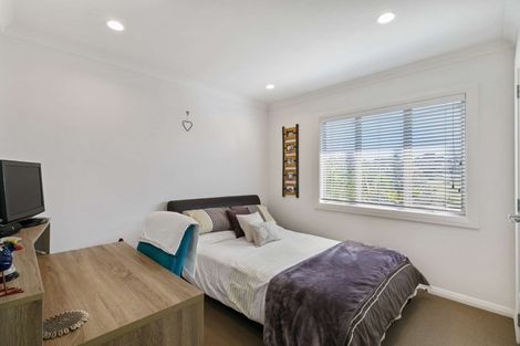 Photo of property in 35 Fingal Way, Gulf Harbour, Whangaparaoa, 0930
