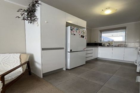 Photo of property in 2/10 Mayville Avenue, New Lynn, Auckland, 0600