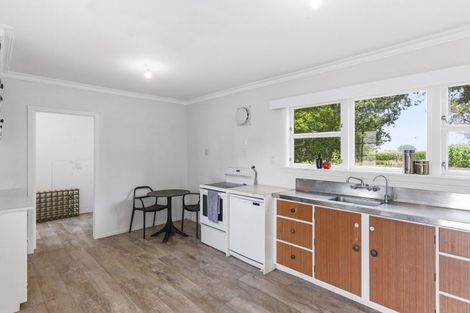 Photo of property in 225 Kuku Beach Road, Kuku, Levin, 5570