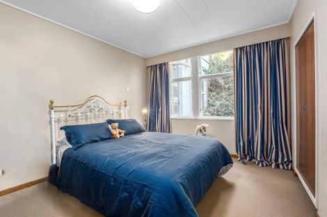Photo of property in 4 Gill Road, Lowry Bay, Lower Hutt, 5013