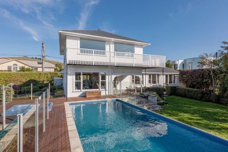 Photo of property in 3 Belleview Terrace, Mount Pleasant, Christchurch, 8081