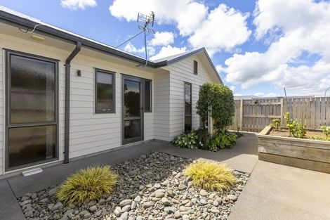 Photo of property in 48 Karamea Street, Whalers Gate, New Plymouth, 4310
