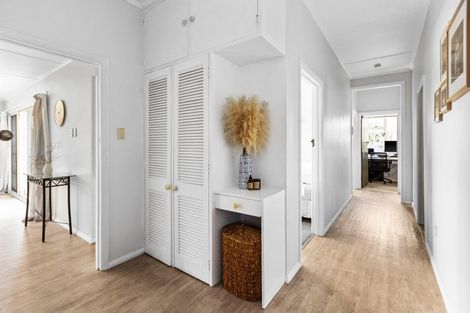 Photo of property in 99 Avondale Road, Greenmeadows, Napier, 4112