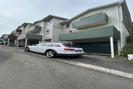 Photo of property in 3 Mitika Way, Strathmore Park, Wellington, 6022