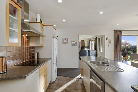 Photo of property in 16 Highwood Lane, Burnside, Christchurch, 8053