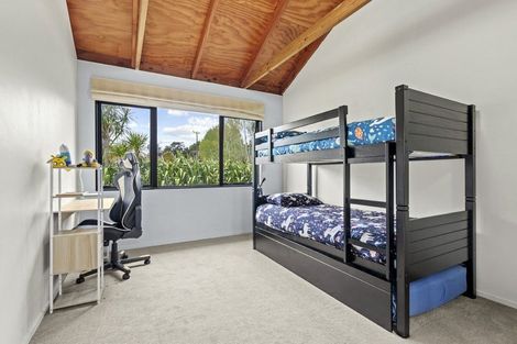 Photo of property in 5 Pukanui Avenue, Totara Park, 2019
