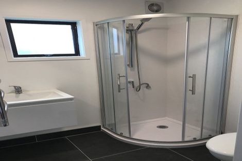 Photo of property in 1/19 Tree View Avenue, Glenfield, Auckland, 0629