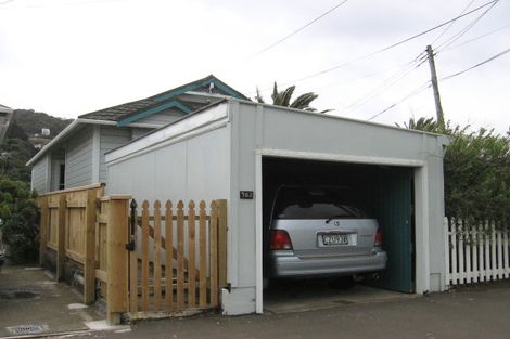 Photo of property in 184 Onepu Road, Lyall Bay, Wellington, 6022