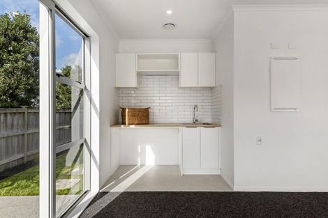 Photo of property in 3 Owen Chapman Drive, Red Beach, 0932