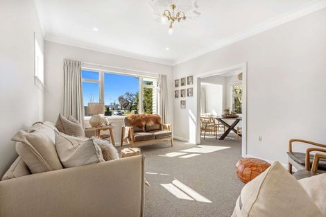 Photo of property in 221 Saint Leonards Avenue, Saint Leonards, Hastings, 4120