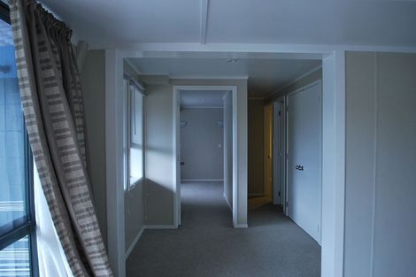 Photo of property in 5 Beaudine Avenue, Glenfield, Auckland, 0629