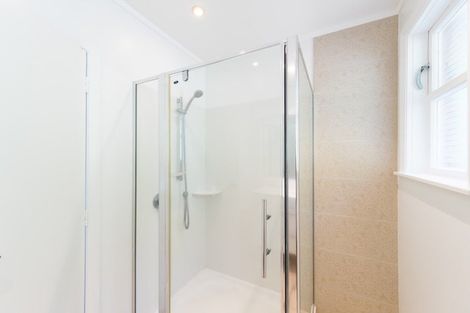 Photo of property in 231 Whites Line East, Waiwhetu, Lower Hutt, 5010