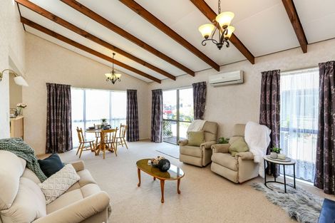 Photo of property in 13 Karamu Street, Strandon, New Plymouth, 4312