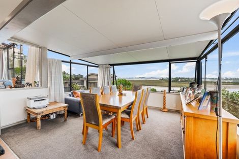 Photo of property in 19 Constable Lane, West Harbour, Auckland, 0618