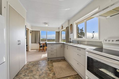 Photo of property in 155 Cross Road, Lepperton, New Plymouth, 4373