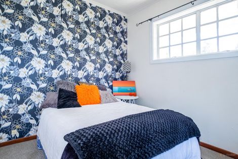 Photo of property in 72 Timaru Road, Waimate, 7924