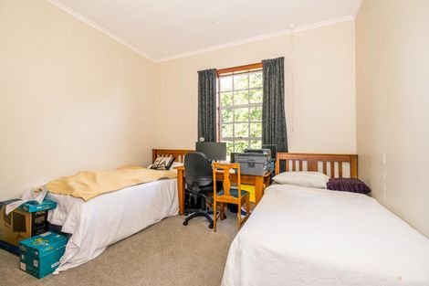 Photo of property in 72 Timaru Road, Waimate, 7924