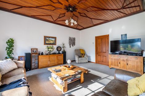 Photo of property in 72 Timaru Road, Waimate, 7924