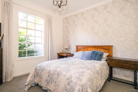 Photo of property in 72 Timaru Road, Waimate, 7924
