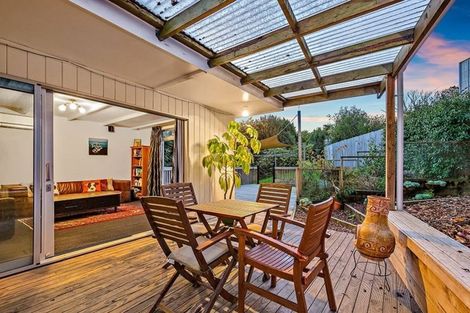 Photo of property in 25 Crompton Road, Massey, Auckland, 0614