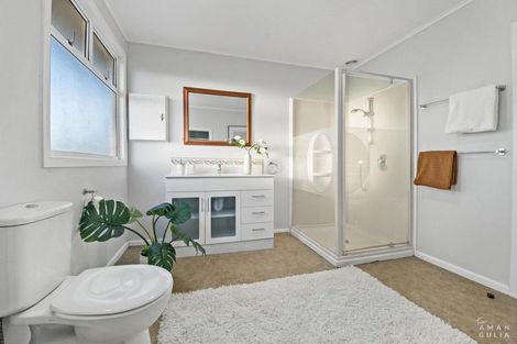 Photo of property in 27 Amberley Avenue, Te Atatu South, Auckland, 0610