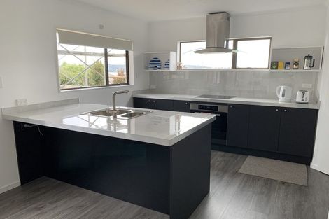 Photo of property in 23a Melandra Road, Stanmore Bay, Whangaparaoa, 0932