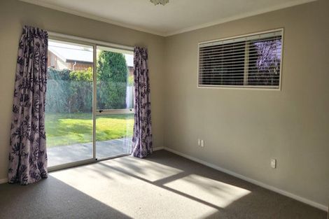 Photo of property in 33 Melford Close, Rangiora, 7400